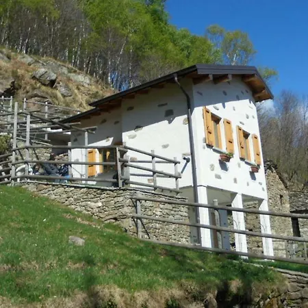 Semesterbostad Casa Montuglio San Siro (Lombardy)